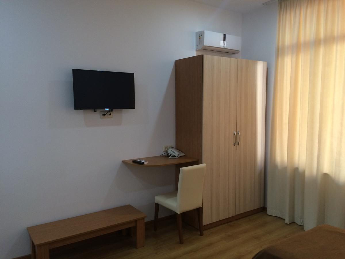 Hotel Marseille Batumi Exteriör bild