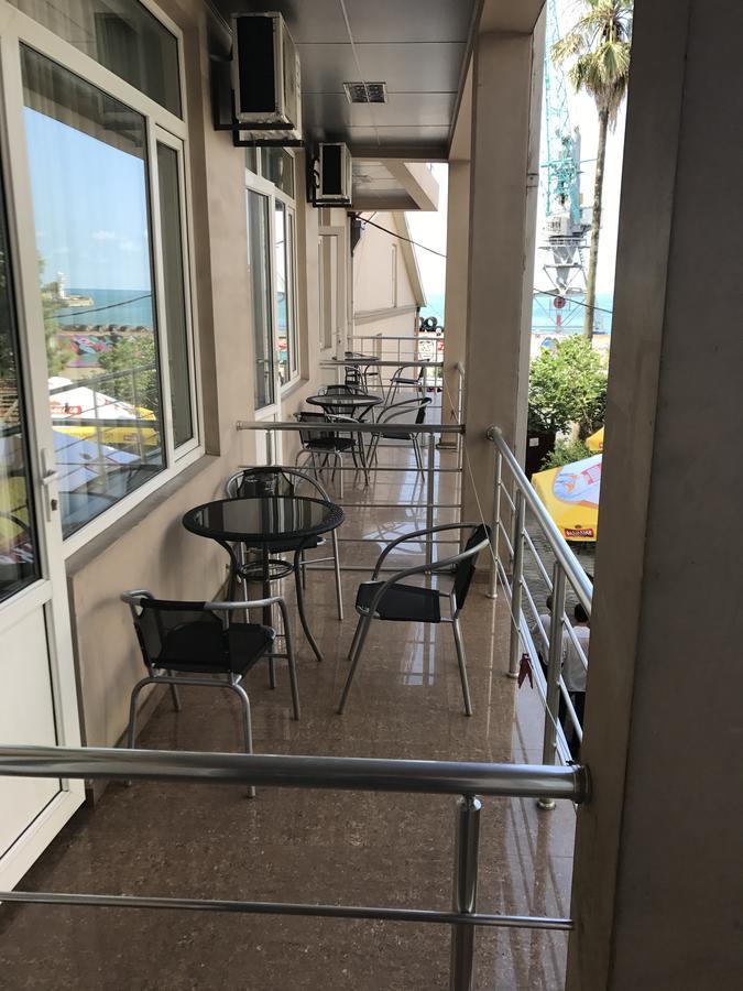 Hotel Marseille Batumi Exteriör bild